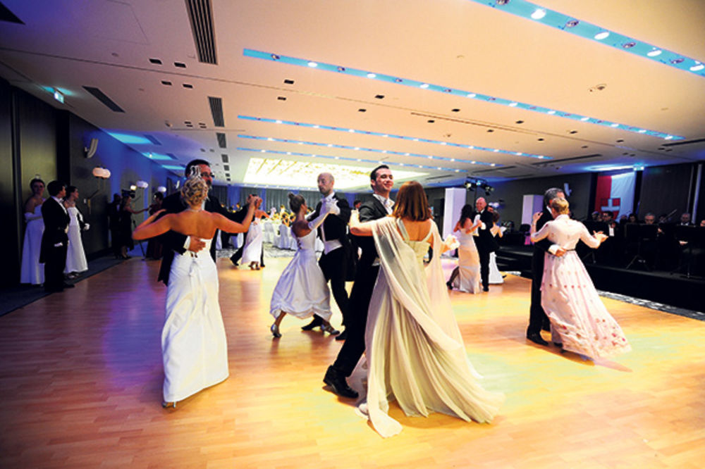 naturally-dance-belgrade-dance-school-milos-cemalovic-hotel-metropol-palace-first-viennese-ball
